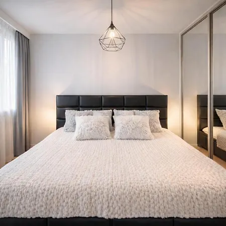 Apartmán Elegant 1-bedroom Flat With Balcony Near Wroclaw