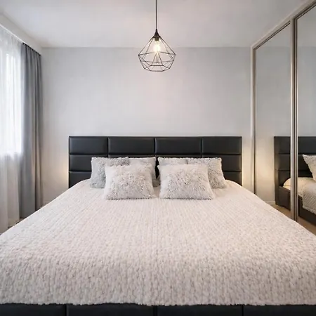 Apartmán Elegant 1-bedroom Flat With Balcony Near Wroclaw Dobrzykowice